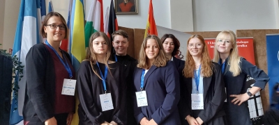 Nahmen als Vertreterinnen des Wittekind-Gymnasiums an der 